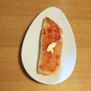 苺ジャムとマーガリンのトースト